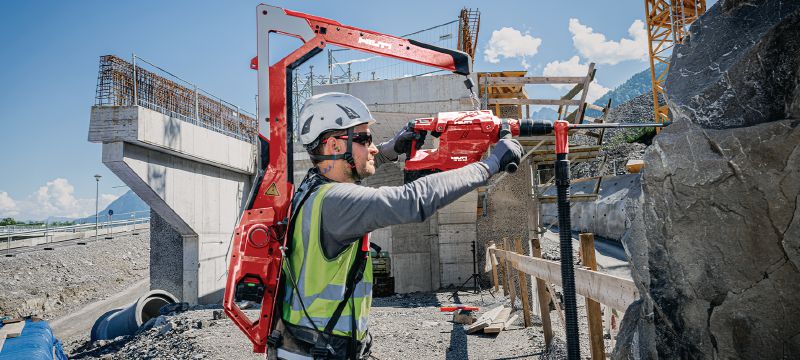 Réducteur de gravité EXO-T-22 Système actif de réduction de gravité lors des applications lourdes de démolition et forage au mur (plateforme de batteries Nuron) Applications 1